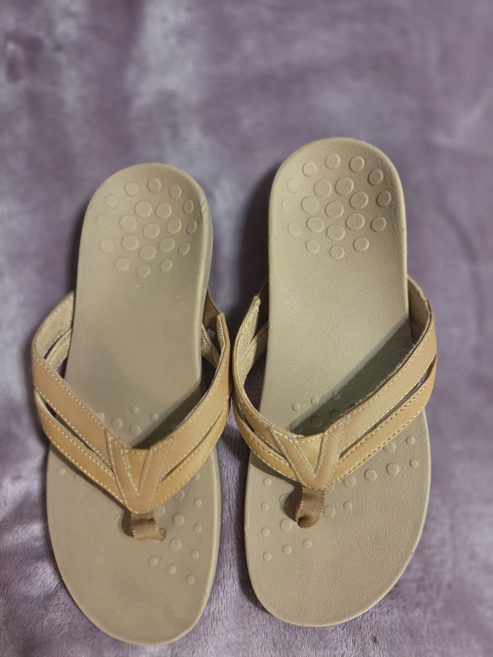 Vionic Tan Leather Thong Sandals